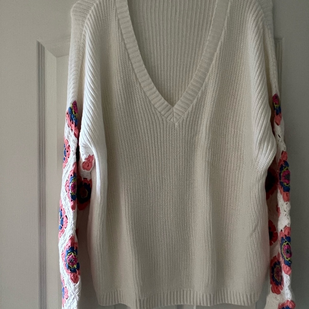 Chic V-Neck Sweater with Colorful Floral Sleeves
